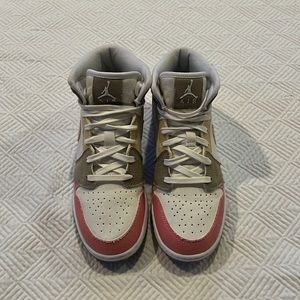 Brand New! Nike Air Jordan 1 Retro GS SE Pastel Grinds